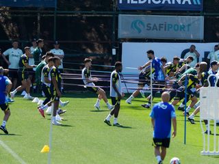 Fenerbahçe, sezonun ilk idmanını gerçekleştirdi