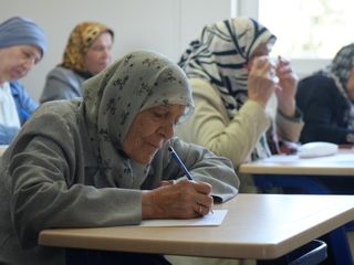 Yaşları onları yıldırmadı: Gaziantep'te ninelerin öğrenme azmi görenleri duygulandırıyor