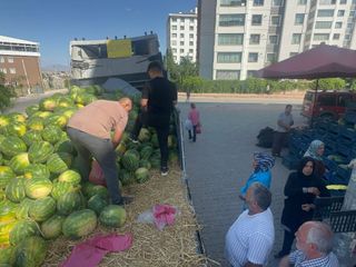 Elazığ'da 30 ton karpuz, vatandaşa ücretsiz dağıtıldı