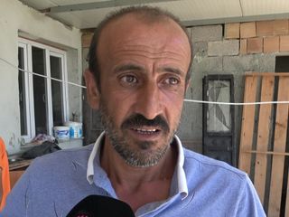 Hatay'da yılanla karıştırılan 1,5 metrelik oluklu kertenkele görüntülendi