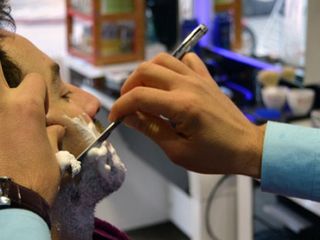 Berberler zam yaptı: Saç, sakal, ense tıraşı...İşte yeni fiyatlar!