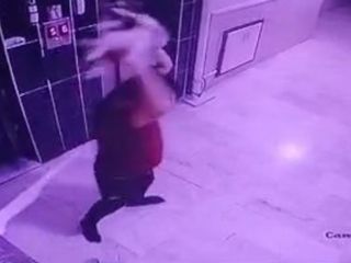 Konya'da kediyi yere fırlatan şüpheli gözaltına alındı
