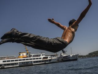 İstanbul'da sıcak hava etkili oluyor: Tuzla'da termometreler 40 dereceye ulaştı