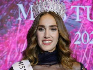Miss Turkey birincisi İdil Bilgen tatil sezonunu açtı