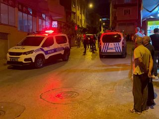 Bursa'da firari hükümlünün yakınları polis memurunu yaraladı