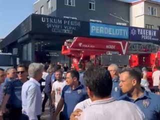 Bursa'da yangına müdahale eden itfaiye ekiplerine saldırdılar