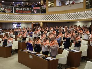 Muhittin Böcek'in tutuklanması sonrası Antalya belediye meclisinde gerginlik