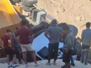 Adıyaman'da kontrolden çıkan kamyon uçuruma düştü
