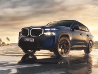BMW, Çin'deki zayıflamaya rağmen satışlarını ikinci çeyrekte artırdı