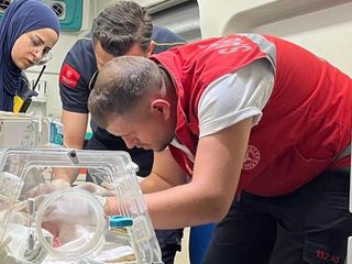 Muş'ta Selin bebek için ambulans uçak havalandı