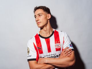 PSV, efsane futbolcusu Mark van Bommel'in oğlu Ruben ile anlaştı