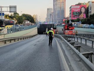 Zincirlikuyu'da seyir halindeki otobüste yangın