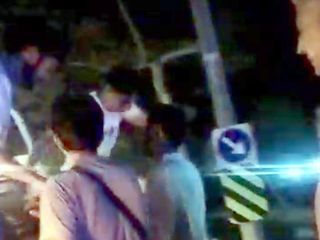 İstanbul'da park halindeki araca çarpıp bıçağına el koyan polislere direnmeye çalıştı