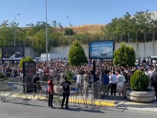 Beşiktaşlılar Orkun Kökçü’yü karşılamak için havalimanına akın etti