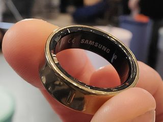 Samsung bu işi sevdi: Akıllı yüzükten sonra şimdi de kolye ve küpe geliyor