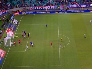 Brezilyalı futbolcu Hulk'un kornerden attığı enfes gol
