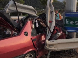 Bursa'da Kestel’de kontrolden çıkan Tofaş otomobil bariyere girdi: 1 ölü