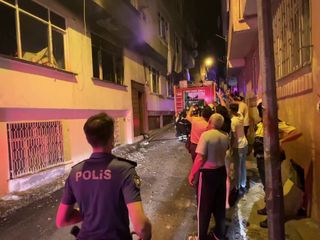Samsun'da 3 katlı binada yangın