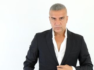 Şarkıcı Berdan Mardini'nin evi gündem oldu! 3 katlı villanın içinde her şey var