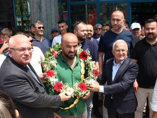Orhan Okulu, baba ocağında coşku ile karşılandı