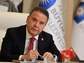 Muhittin Böcek hastaneye kaldırıldı