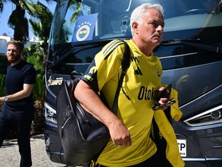 Fenerbahçe kamp için Portekiz’e ulaştı