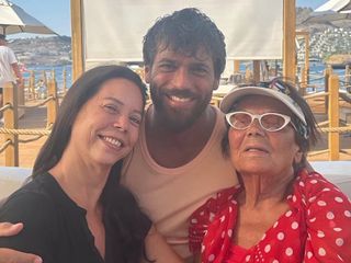 Can Yaman sevgilisi Sara Bluma ile yeni pozlar verdi! Fotoğraflara yorum yağdı