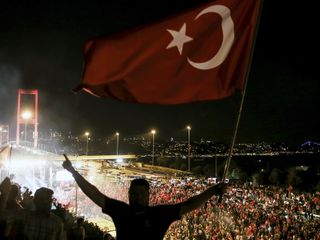 Ekonomi yönetiminden 15 Temmuz mesajı