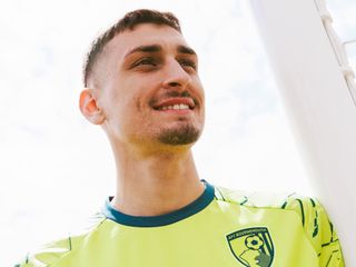 Galatasaray peşindeydi! Djordje Petrovic, Bournemouth'a imza attı