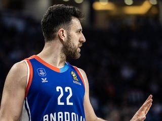 Hapoel IBI Tel Aviv, Vasilije Micic'i renklerine bağladı