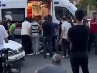Diyarbakır'da çocuğunu park götürürken kurşunların hedefi oldu