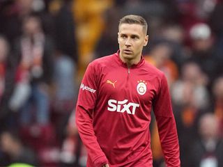 Galatasaray, Przemyslaw Frankowski ile yol ayrımında