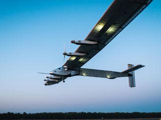 Bu güneş enerjili drone 90 gün boyunca uçabiliyor ve havada kendini tamir edebiliyor