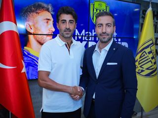 MKE Ankaragücü, Mahmut Tekdemir'in sözleşmesini yeniledi