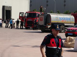 Malatya'da akrilik plaka fabrikasında patlama: Yaralılar var