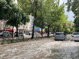 Konya'da şiddetli sağanak nedeniyle zor anlar yaşandı