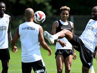 Beşiktaş'ta 7 oyuncuya yol göründü