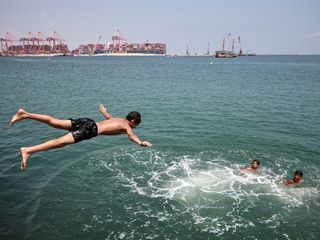 Mersin'de sıcak hava ve yüksek nem bunaltıyor