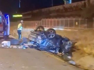 Ankara’da otomobil, karşı yönden gelen otomobile çarptı: 2 ölü