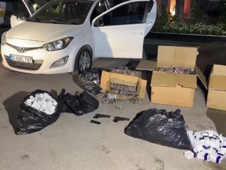 Adana'da oto galericiye baskın: 74 bin uyuşturucu hap ve 401 bin TL ele geçirildi