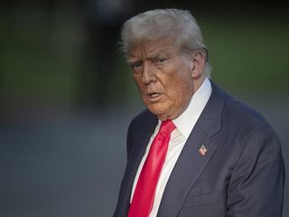 Donald Trump'ın adının Jeffrey Epstein belgelerinde geçtiği iddiası yalanlandı
