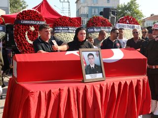 Şehit Üsteğmen Tuğrul Özsu'ya acı veda: Edirne'de son yolculuğuna uğurlandı