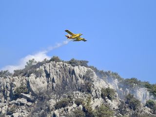 Muğla'da çıkan orman yangınına müdahale ediliyor