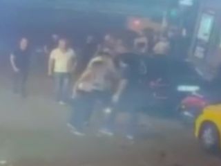 Beyoğlu'nda laf atma kavgası kanlı bitti