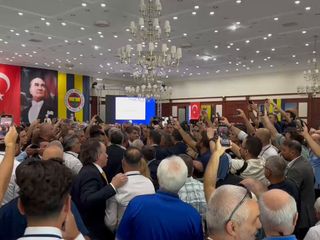 Fenerbahçe Yüksek Divan Kurulu Toplantısı'nda gerginlik