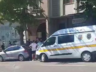 Kocaeli'de muhabirin telefonunu gasp ettiler: Bu haber paylaşılmayacak