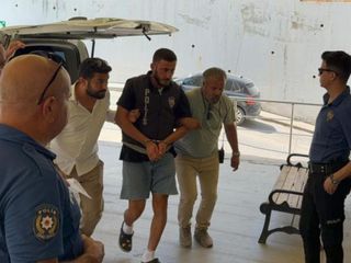 Antalya'da karısını darbedip komaya sokan koca tutuklandı