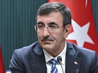Cevdet Yılmaz: Orman yangınlarına karadan ve havadan müdahale sürüyor