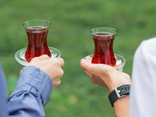 Çay bardakları neden ince bellidir? İnce belli çay bardağının hikayesi...