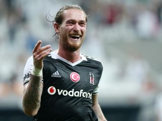 Eski Beşiktaşlı futbolcu Ömer Şişmanoğlu'nun 9.4 milyon TL'si kayıp: Menajerinden şikayetçi oldu